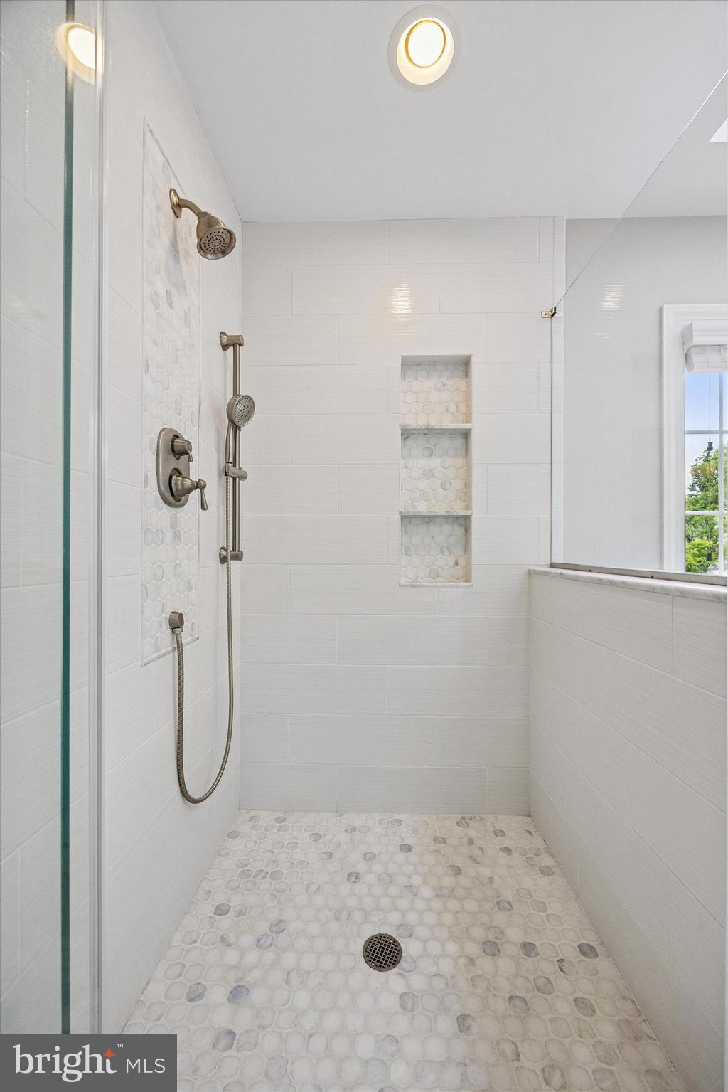 237 Trianon Ln