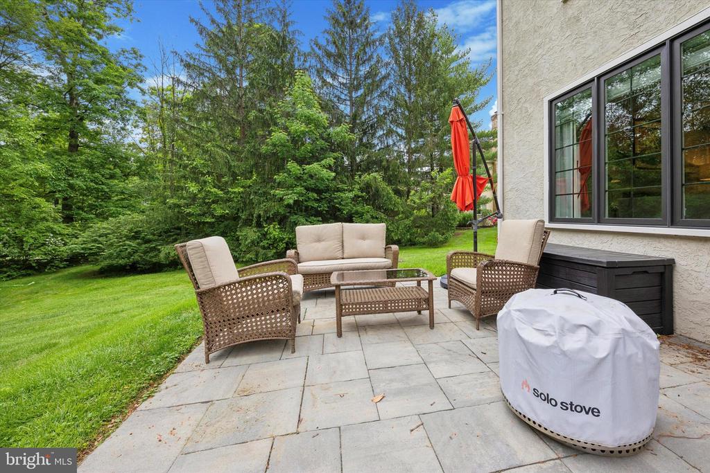 237 Trianon Ln