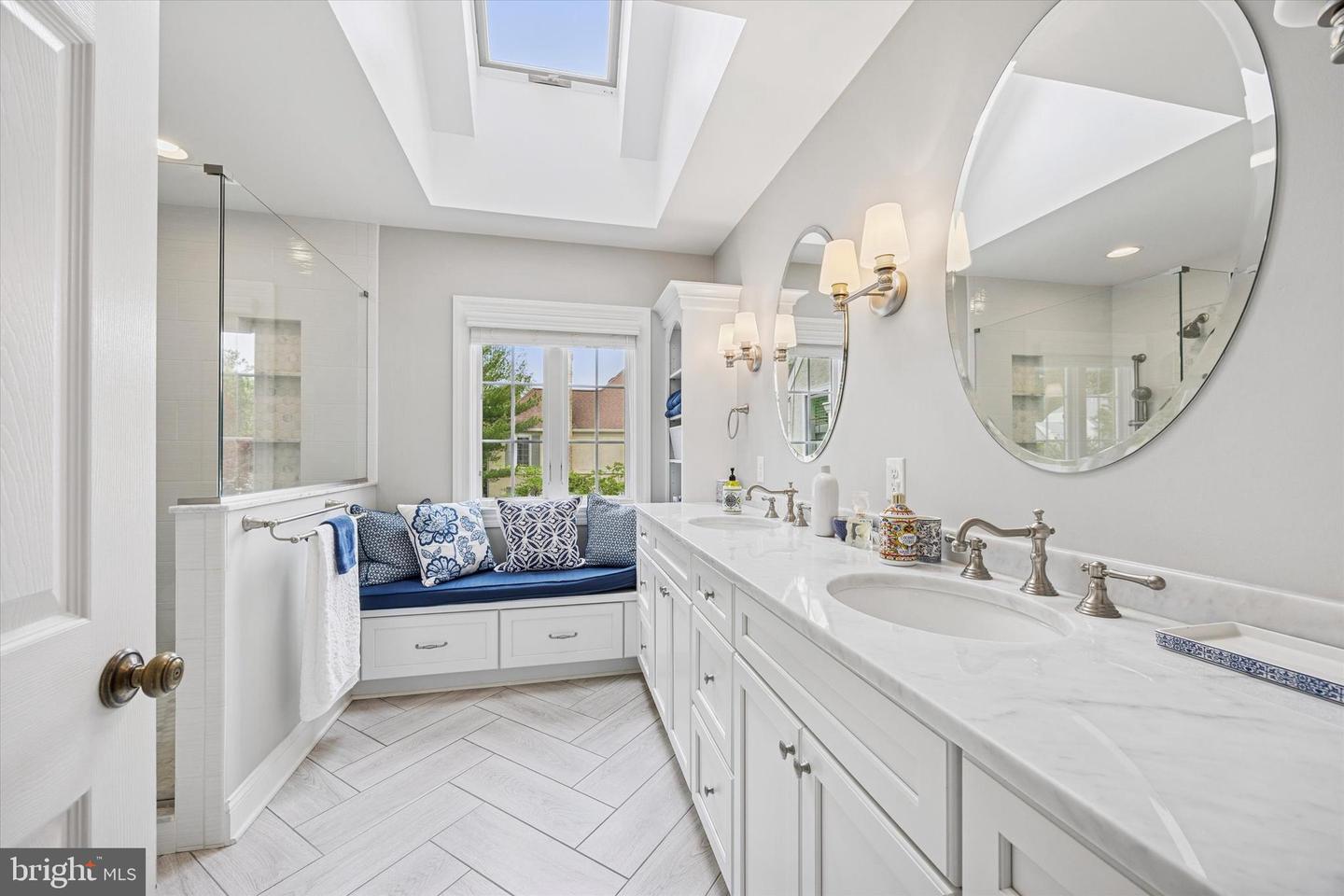 237 Trianon Ln