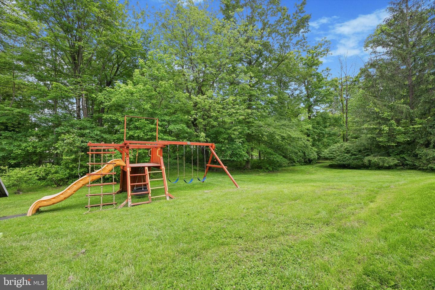 237 Trianon Ln