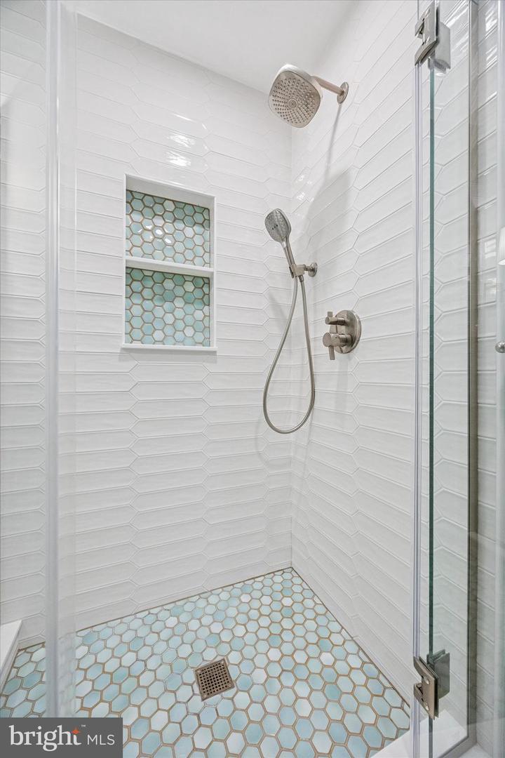 237 Trianon Ln