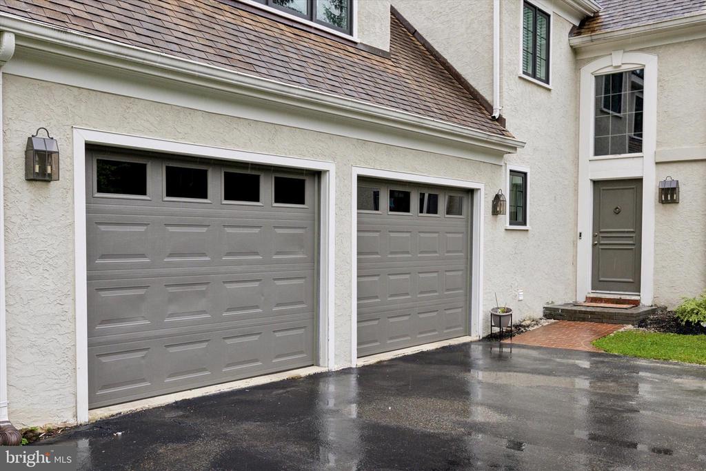 237 Trianon Ln