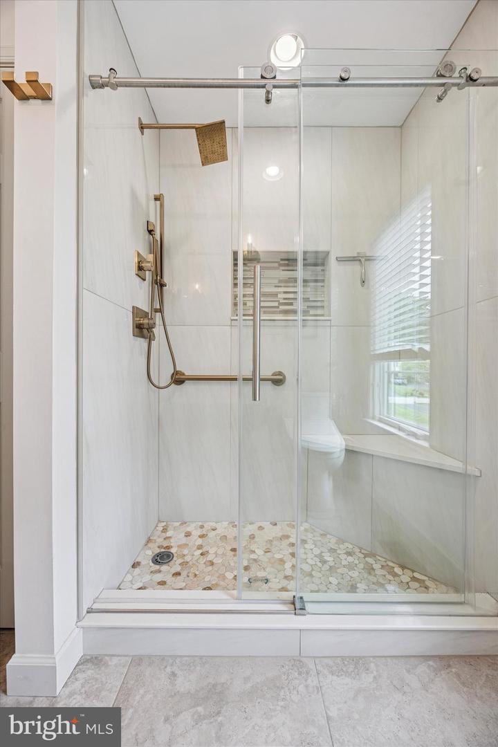 237 Trianon Ln