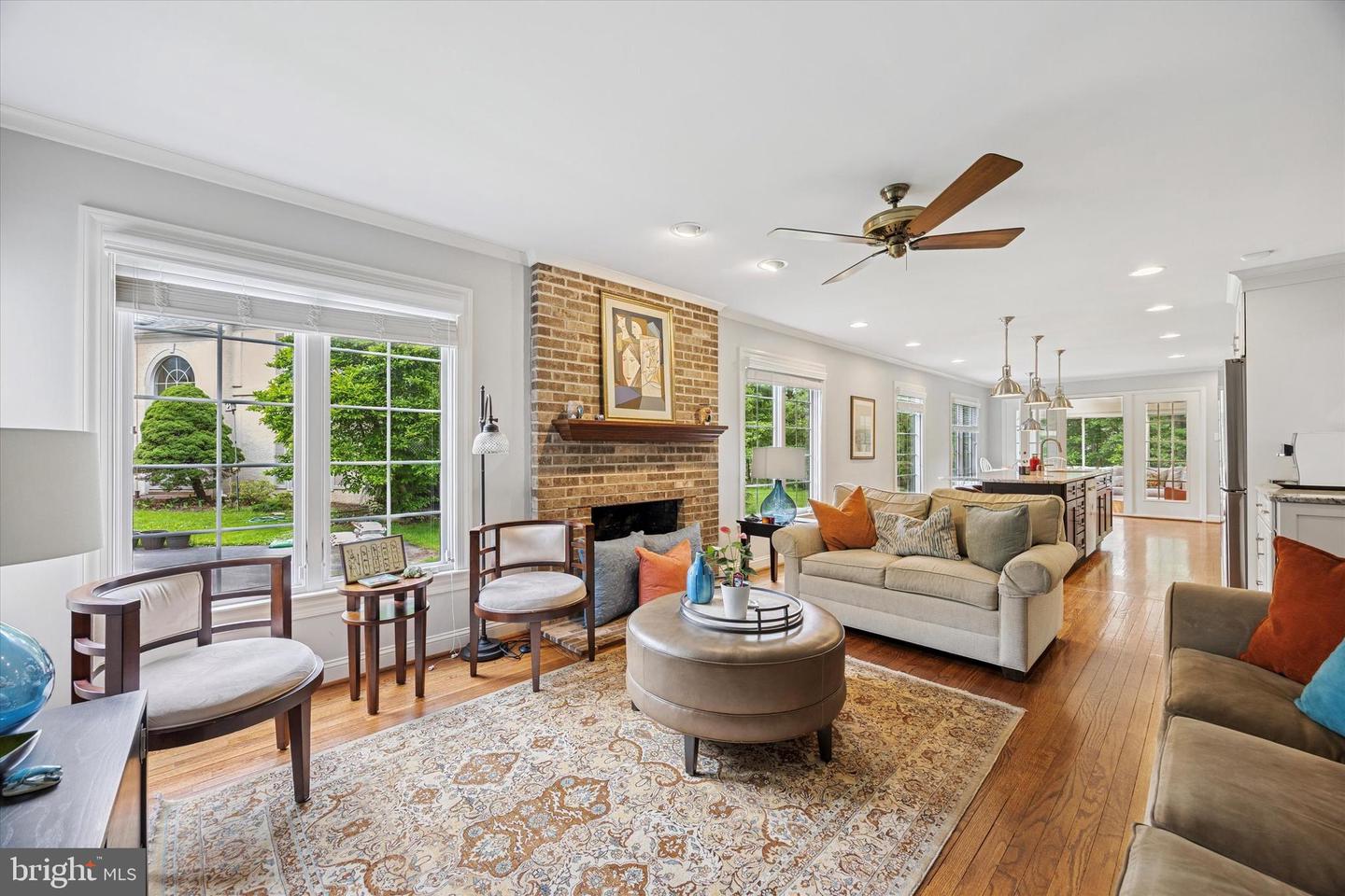 237 Trianon Ln