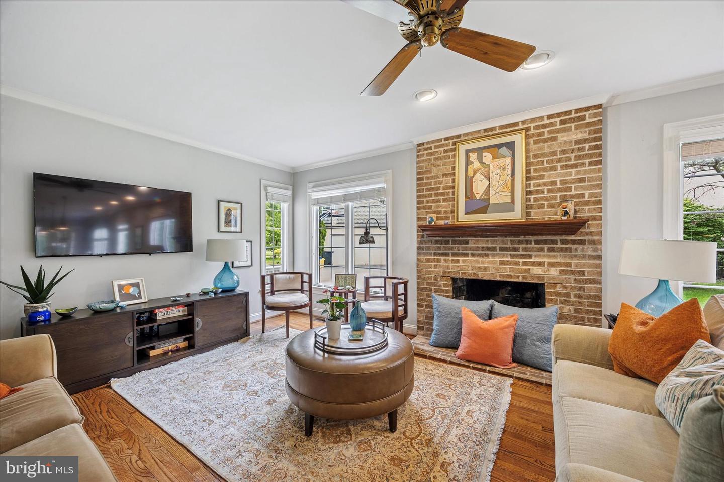 237 Trianon Ln