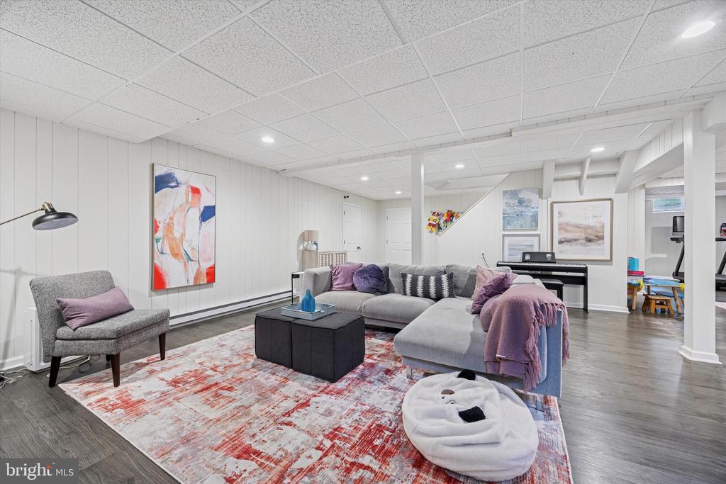 237 Trianon Ln
