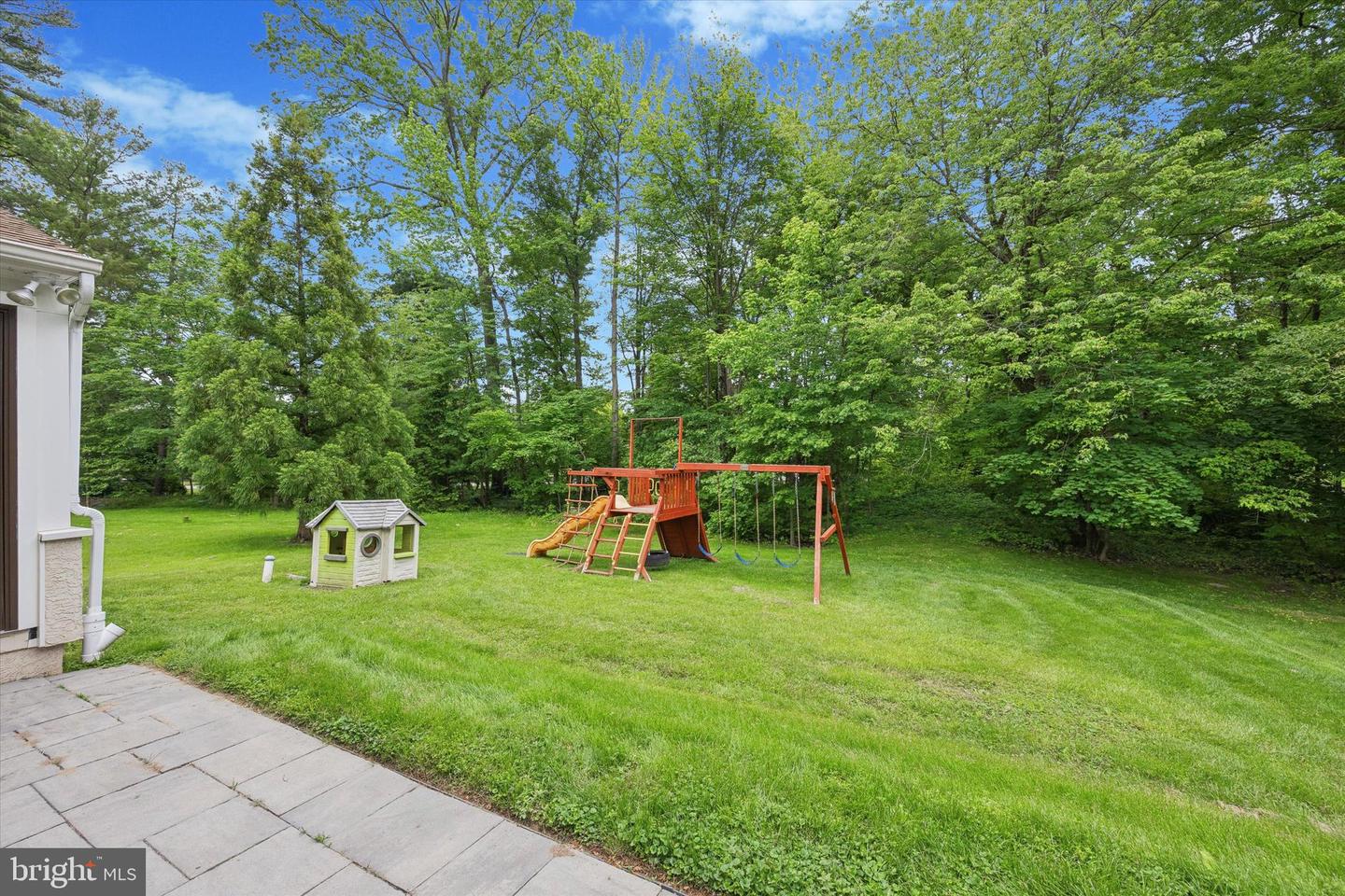 237 Trianon Ln