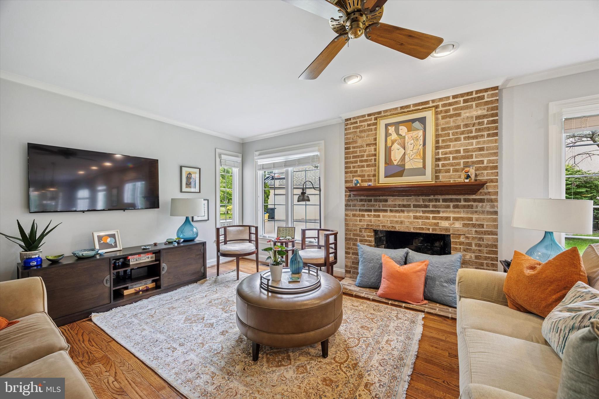 237 Trianon Ln