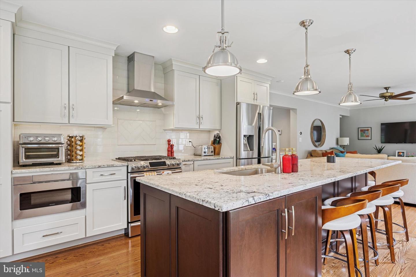 237 Trianon Ln
