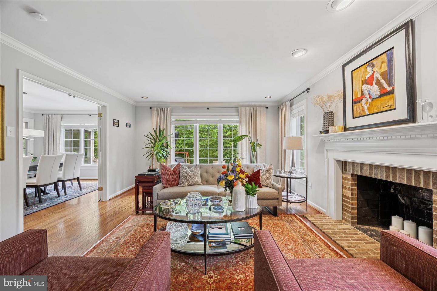 237 Trianon Ln