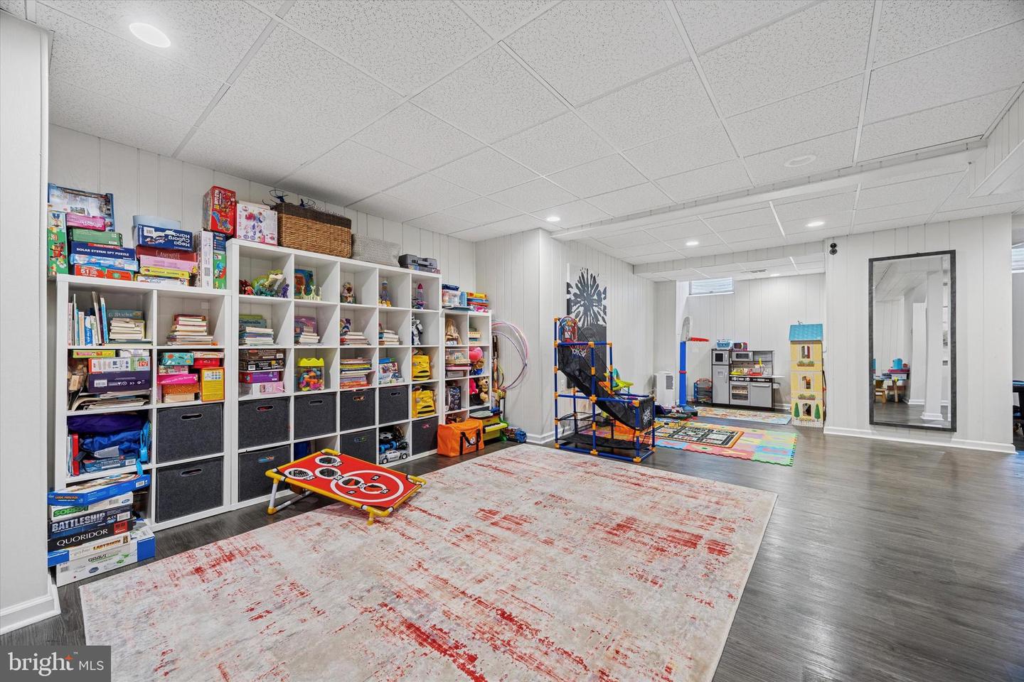 237 Trianon Ln