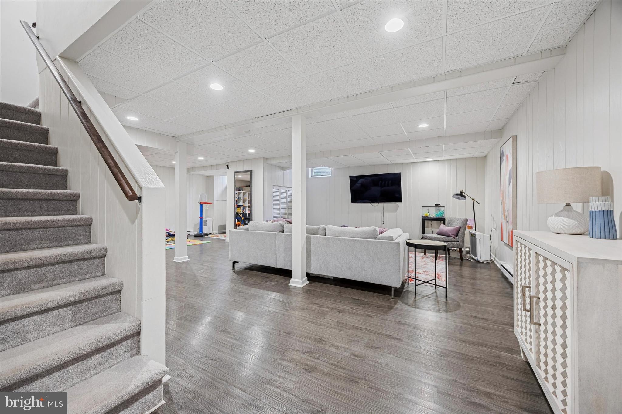 237 Trianon Ln