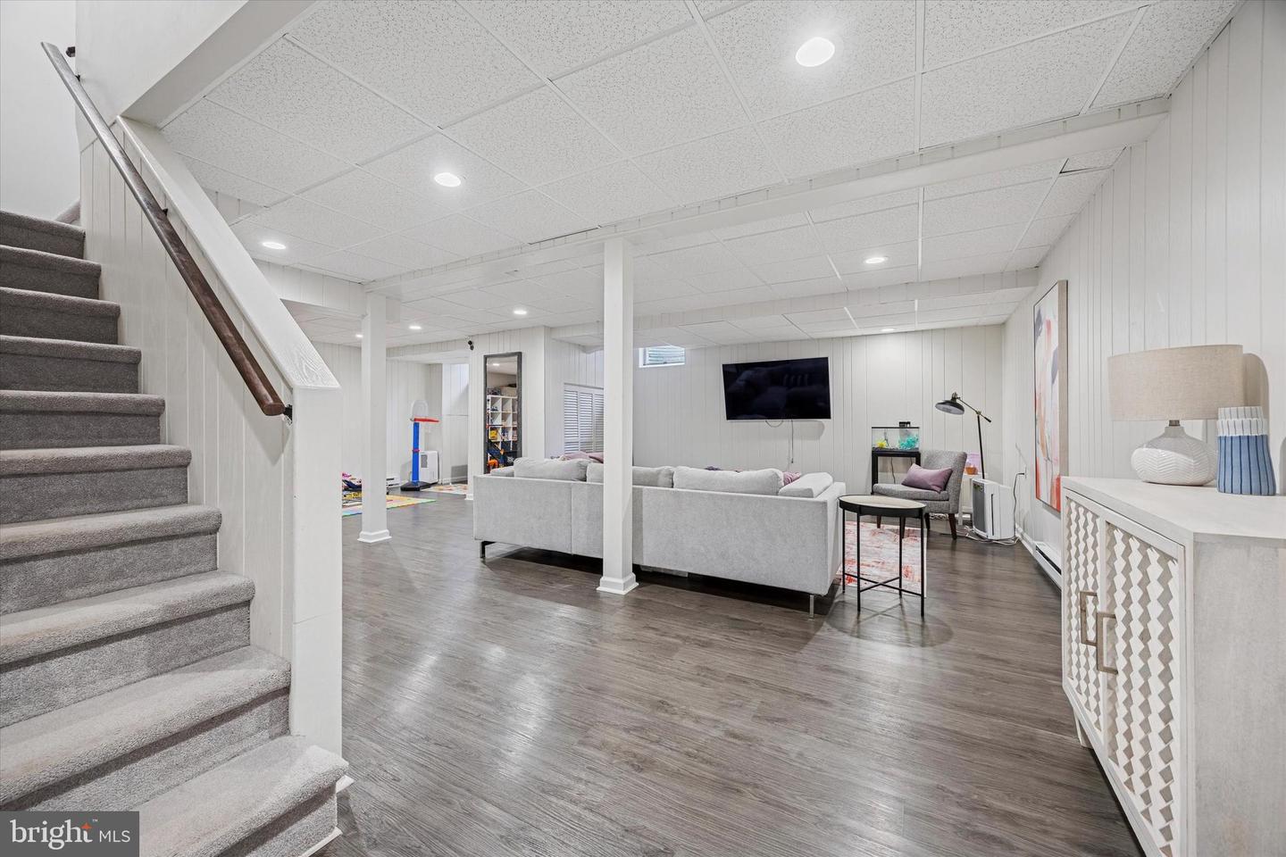 237 Trianon Ln