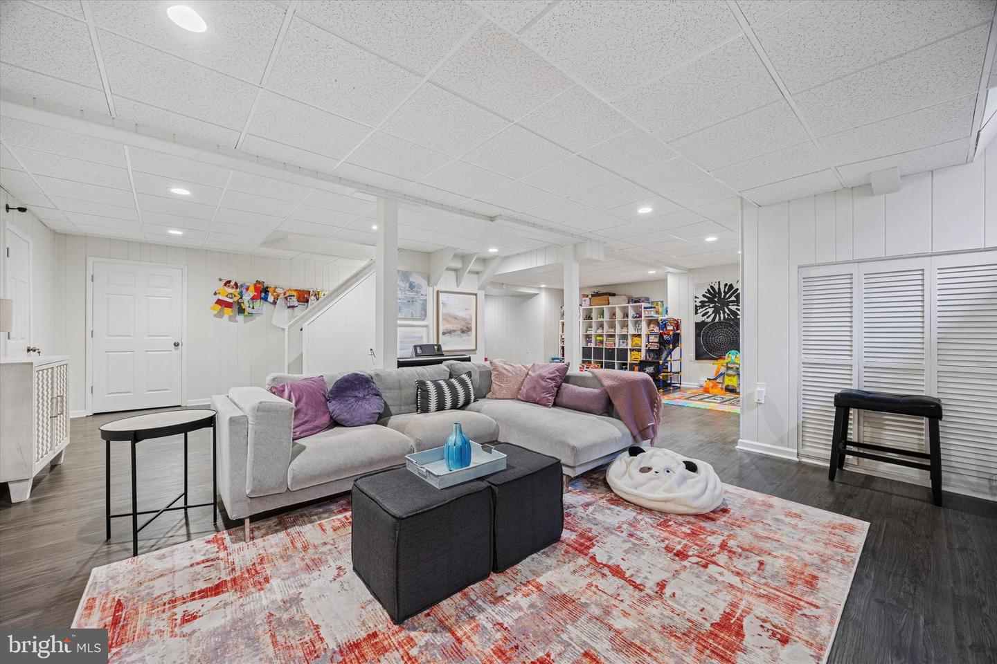 237 Trianon Ln