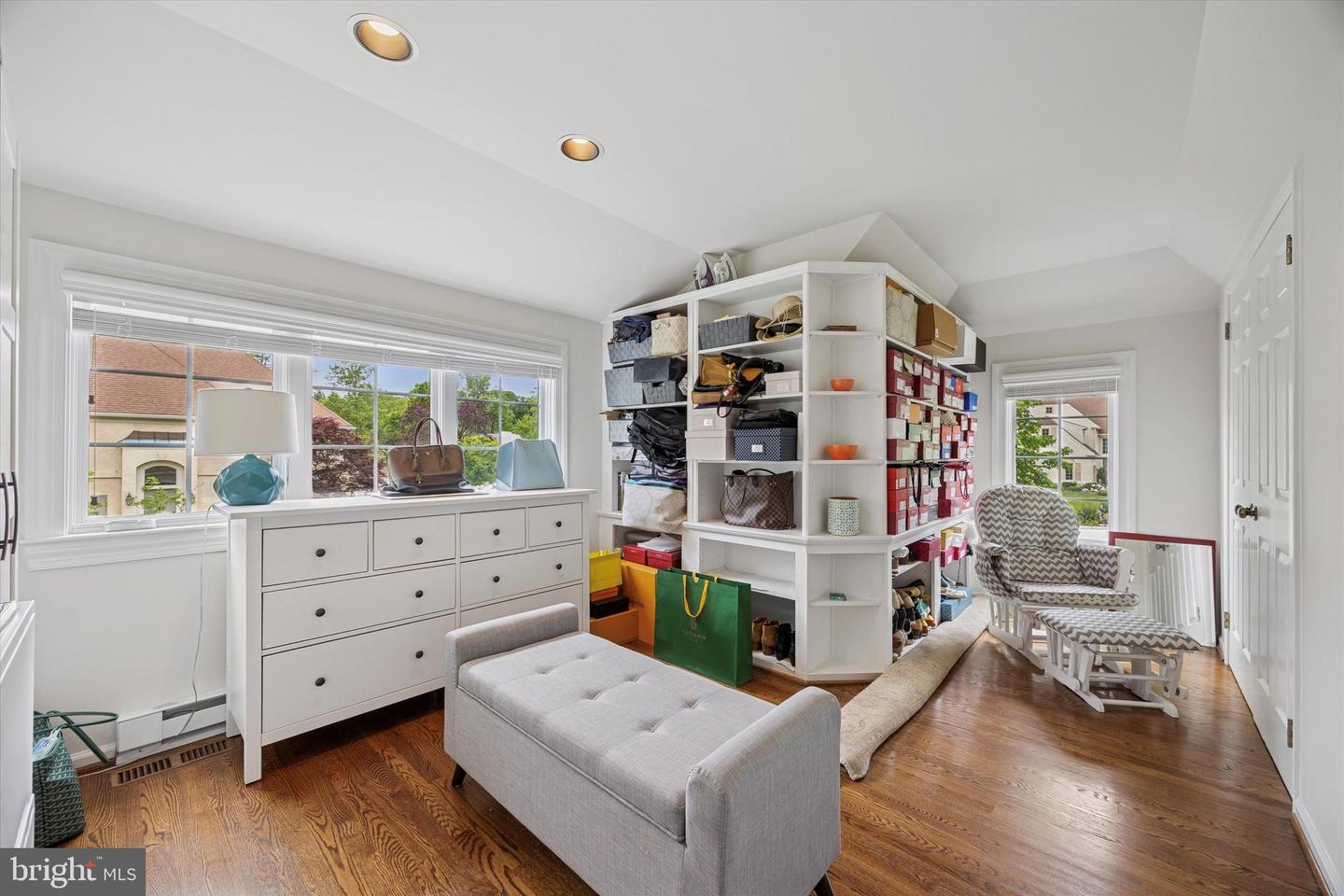 237 Trianon Ln