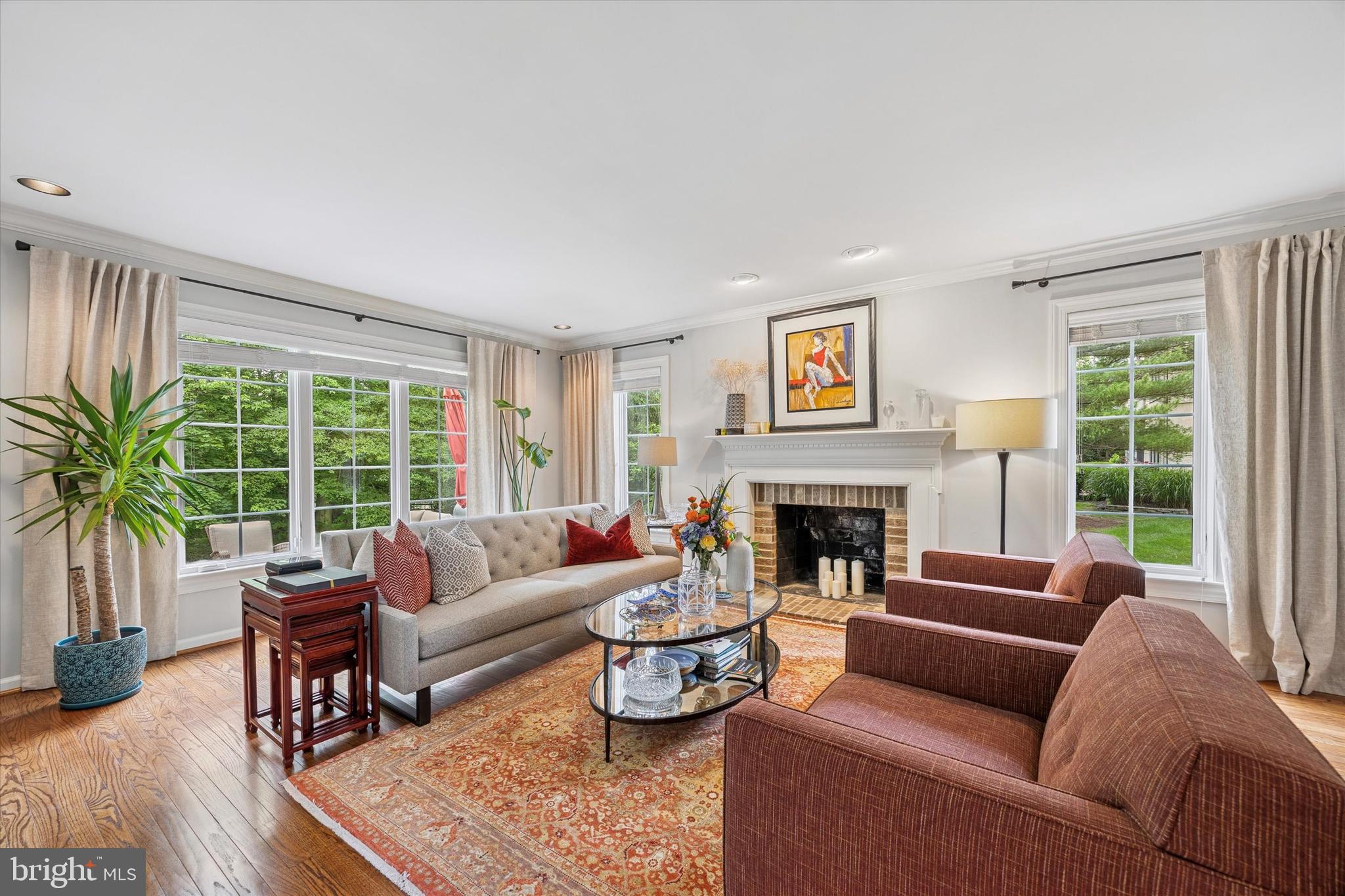237 Trianon Ln