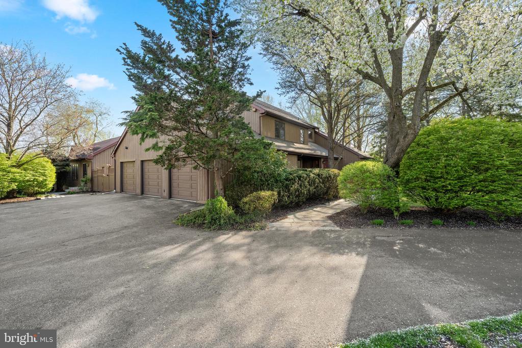 57 SUGAR MAPLE DRIVE
