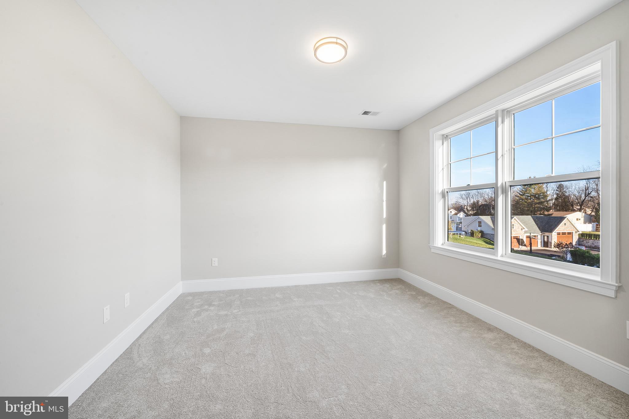 176 Charles St