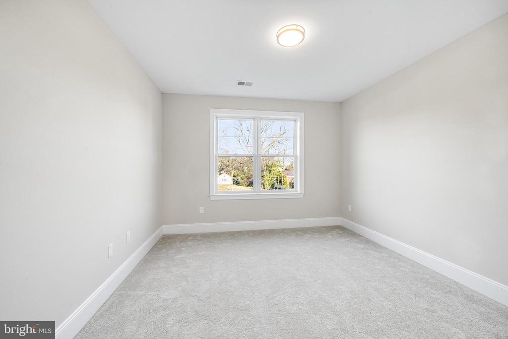 176 Charles St