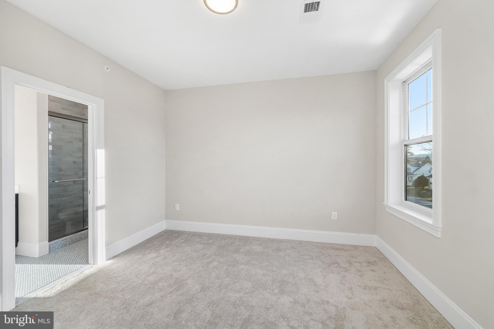 176 Charles St
