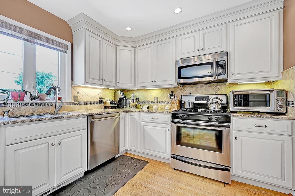 608 Gawain Rd