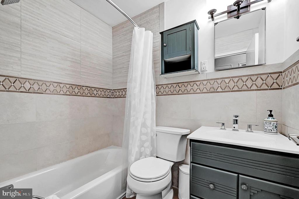 608 Gawain Rd