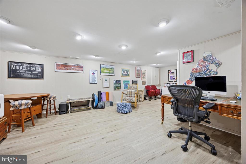1532 WAVERLY ROAD