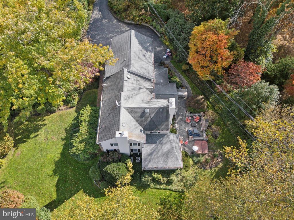 1532 WAVERLY ROAD