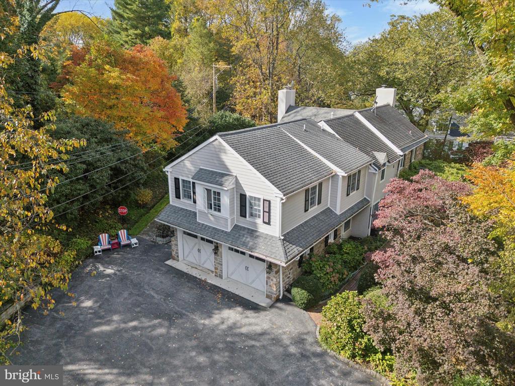 1532 WAVERLY ROAD