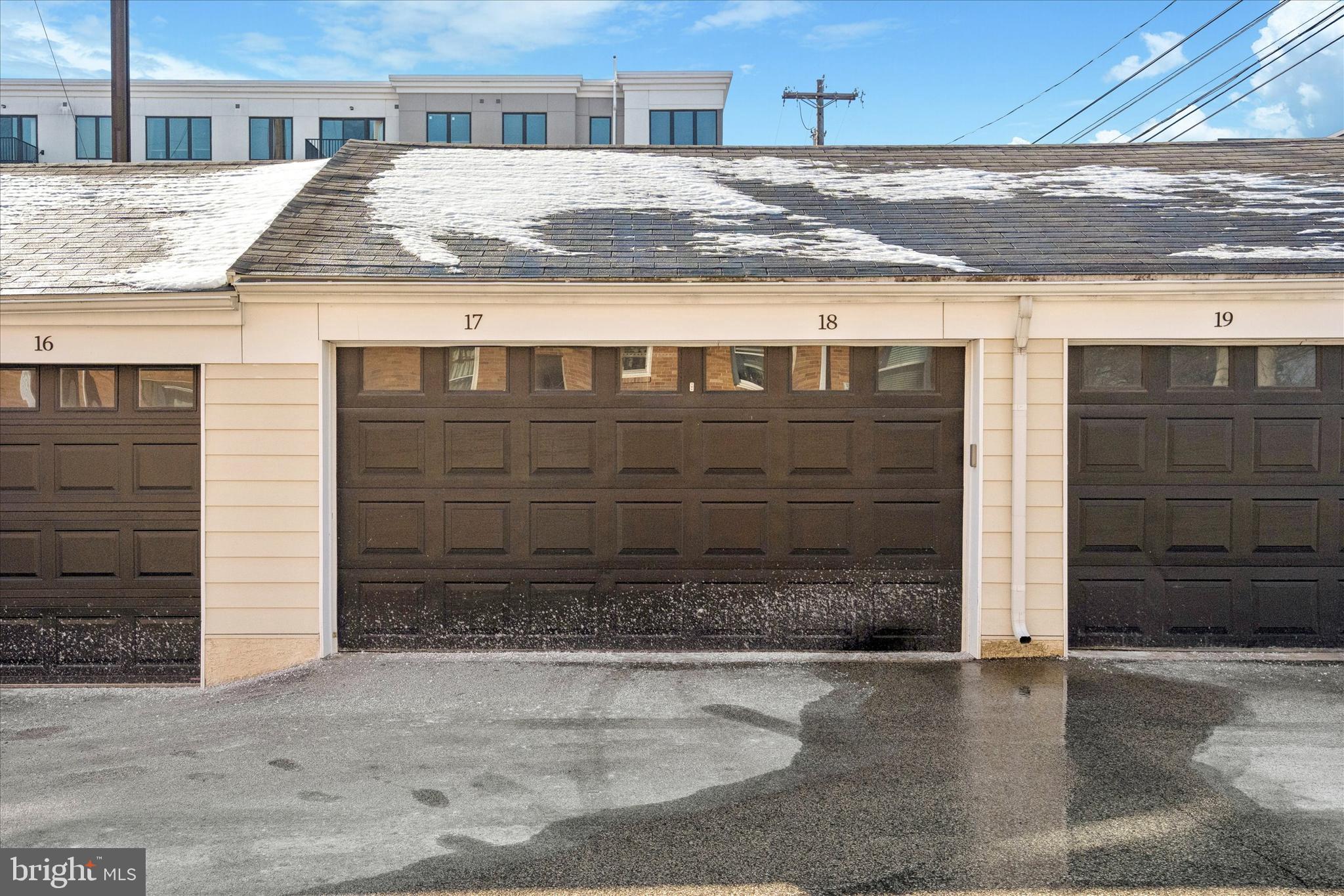 42 CONSHOHOCKEN STATE ROAD 7-B