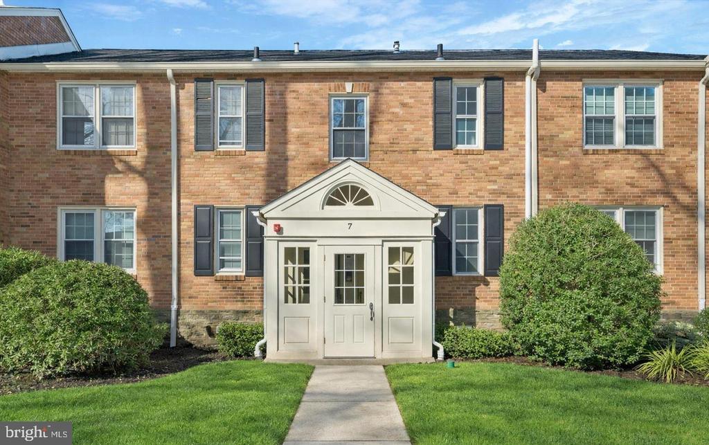 42 CONSHOHOCKEN STATE ROAD 7-B