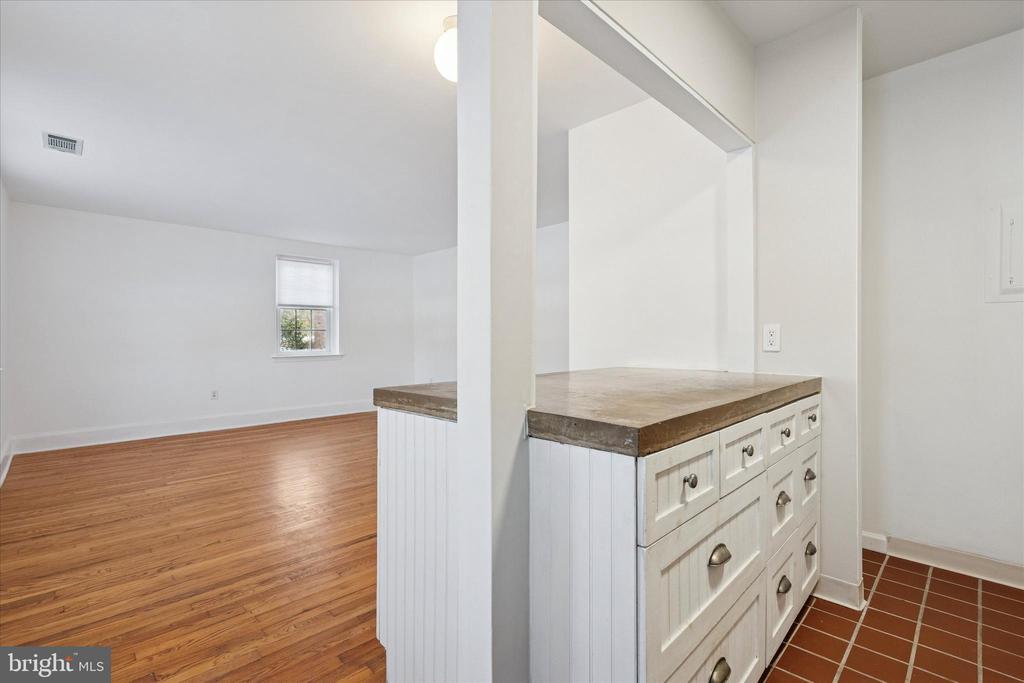 42 CONSHOHOCKEN STATE ROAD 7-B