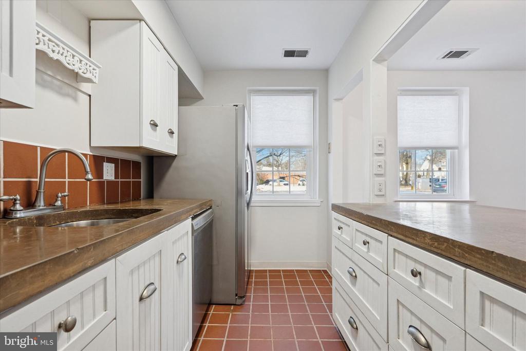 42 CONSHOHOCKEN STATE ROAD 7-B