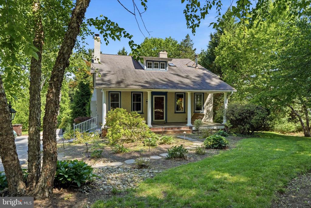 1054 CROTON ROAD