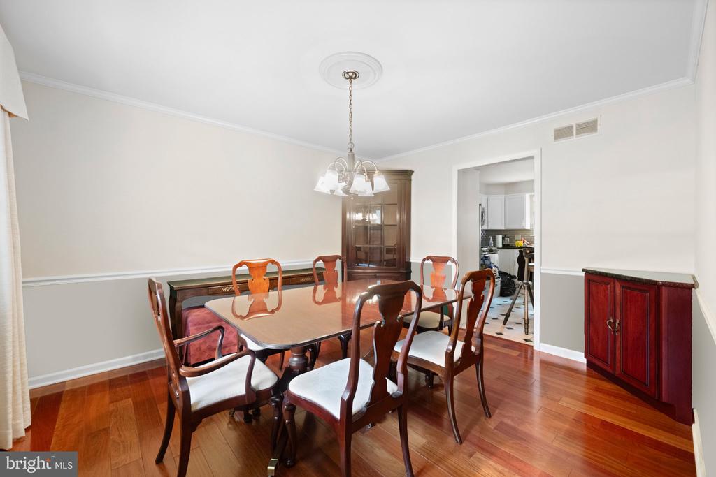 801 PARDEE LANE