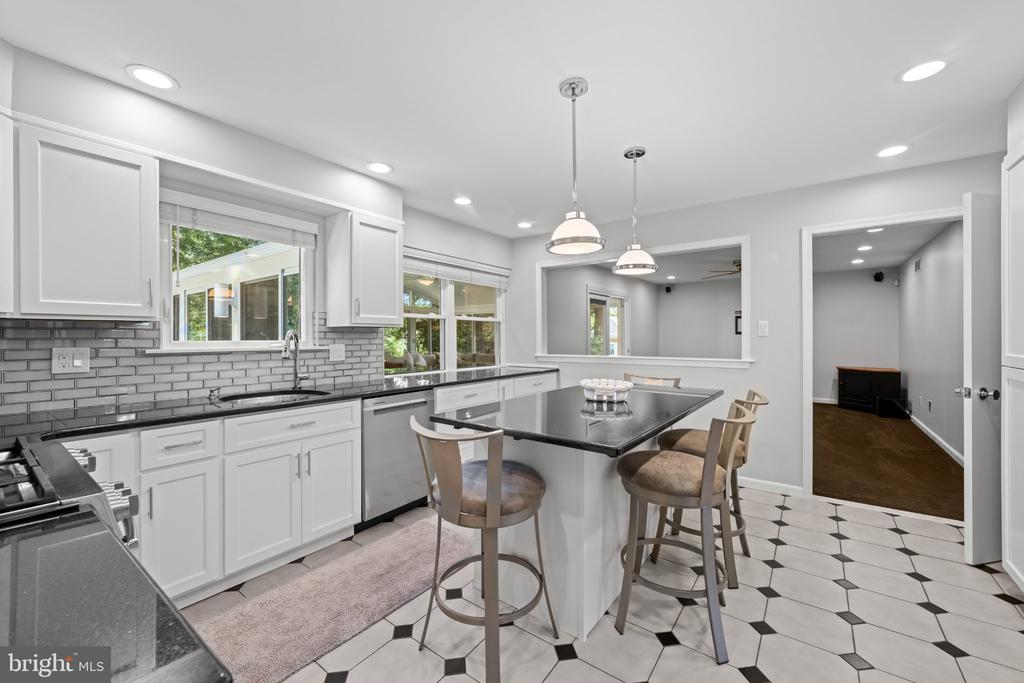 801 PARDEE LANE