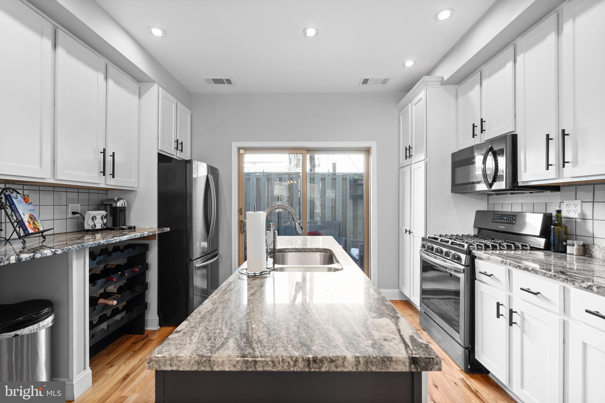 513 Greenwich St