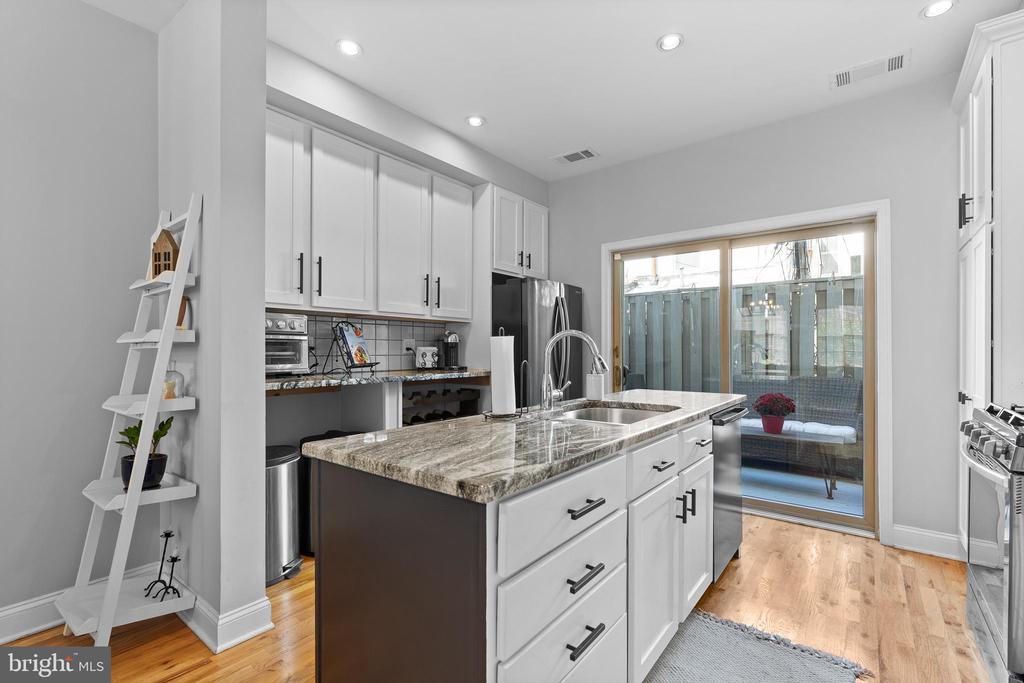 513 Greenwich St