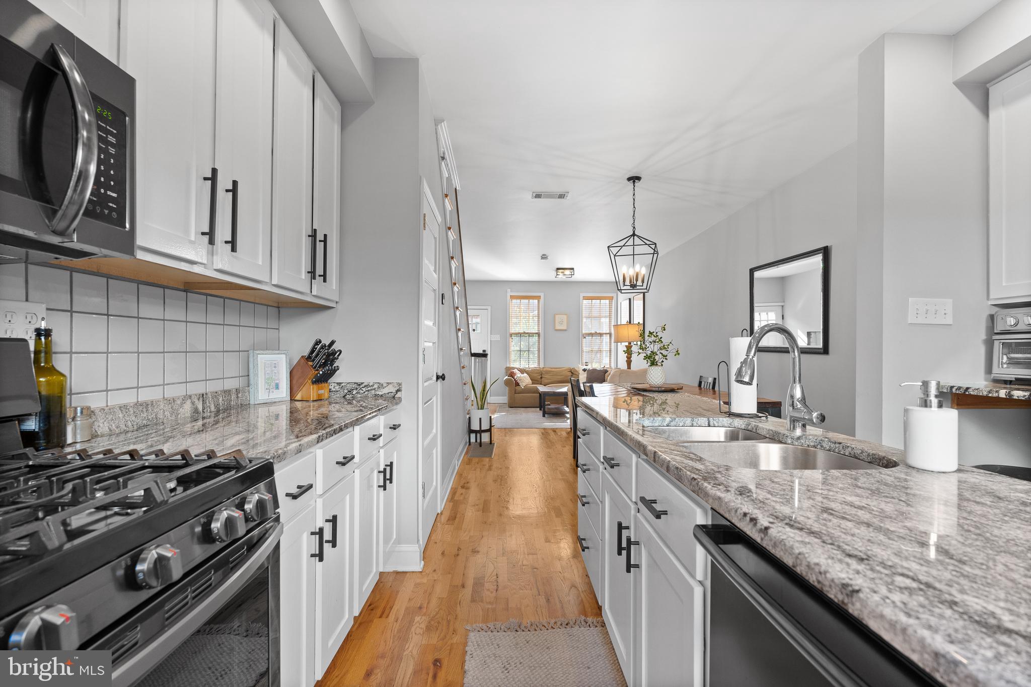 513 Greenwich St