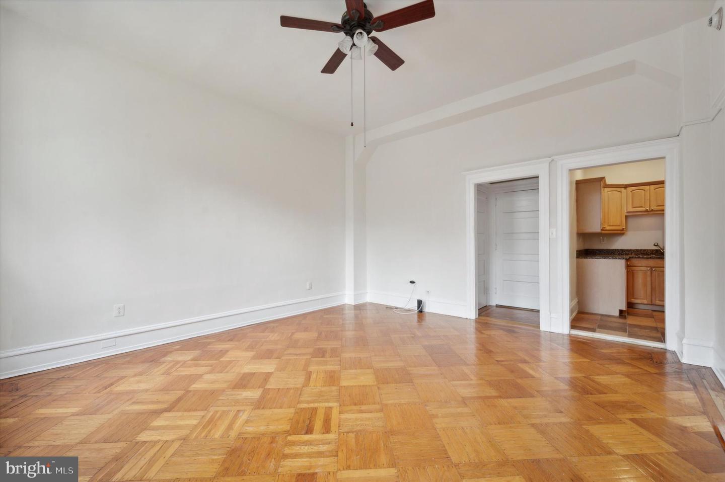 250 S 13th St #2e