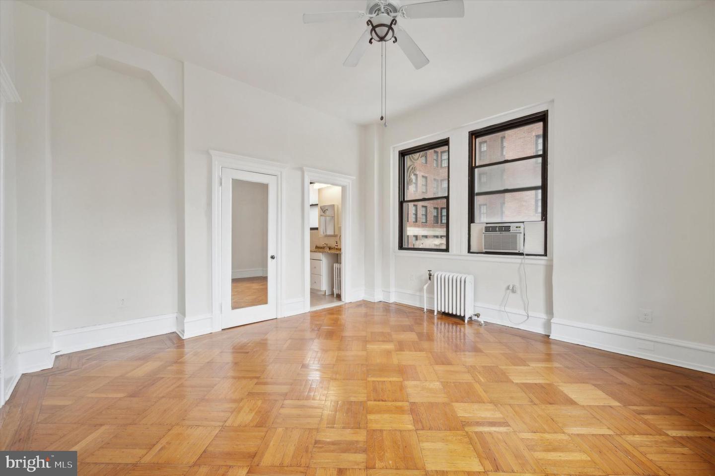 250 S 13th St #2e