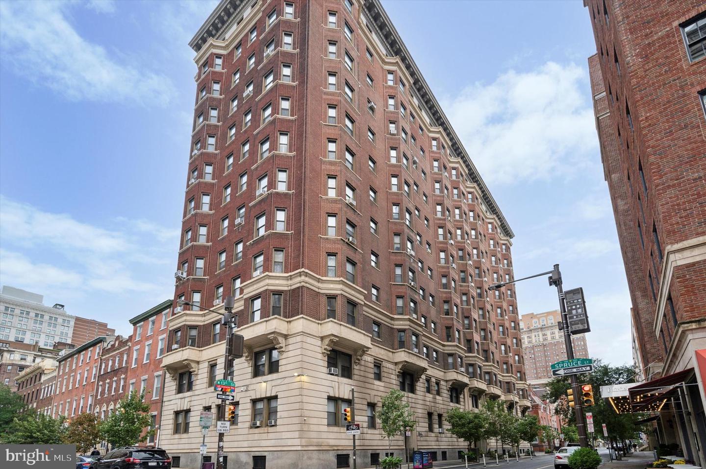 250 S 13th St #2e