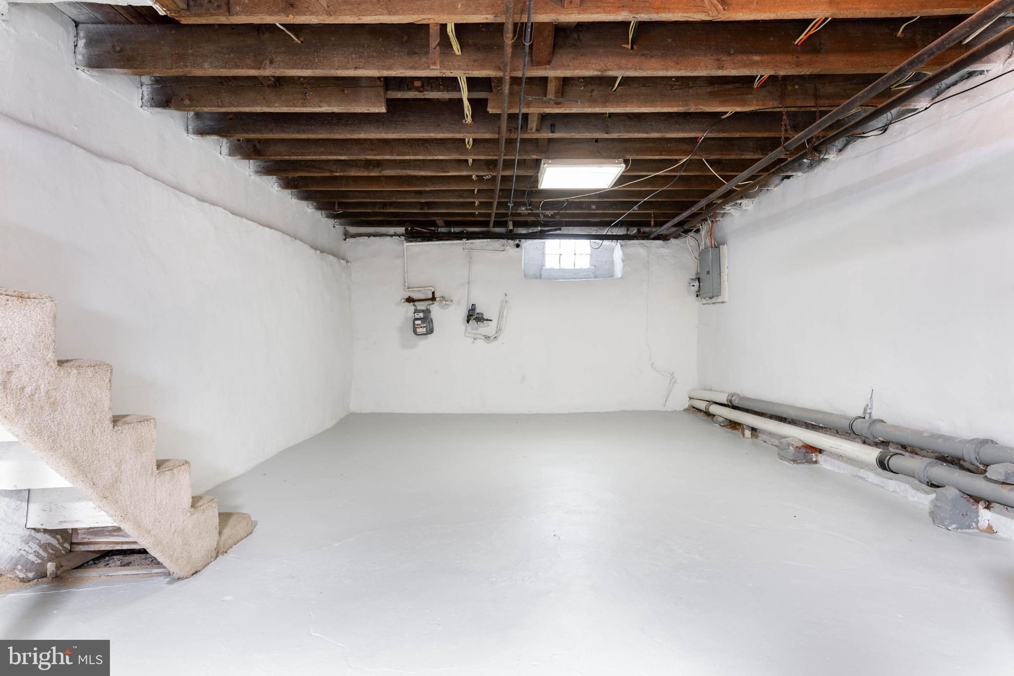 4784 SILVERWOOD STREET