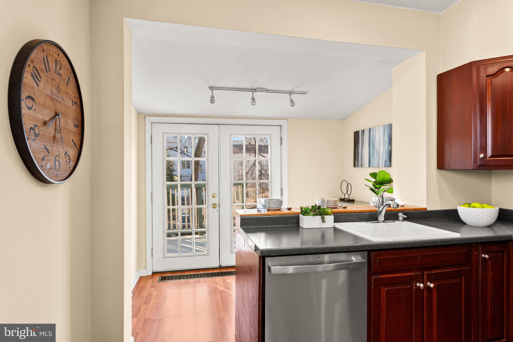 4784 SILVERWOOD STREET