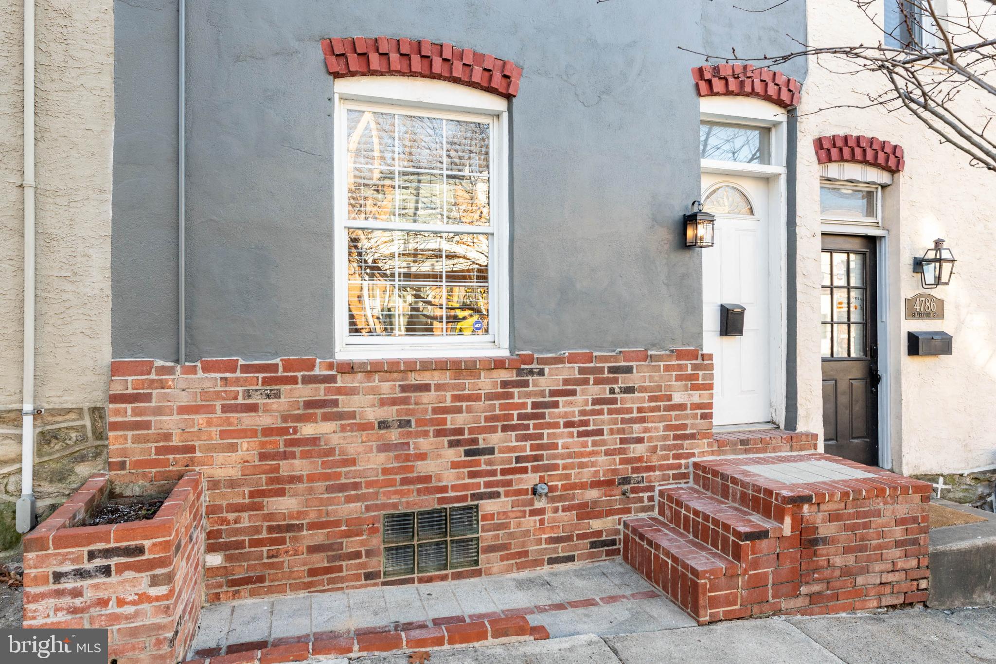 4784 SILVERWOOD STREET