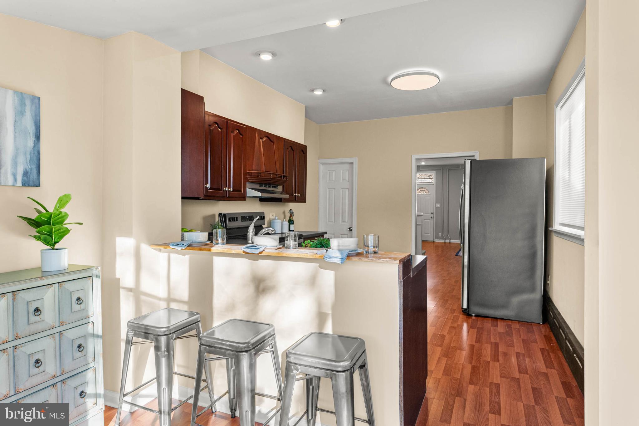 4784 SILVERWOOD STREET