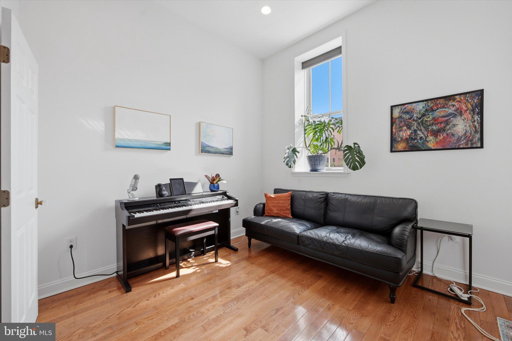 752 S 15TH STREET
