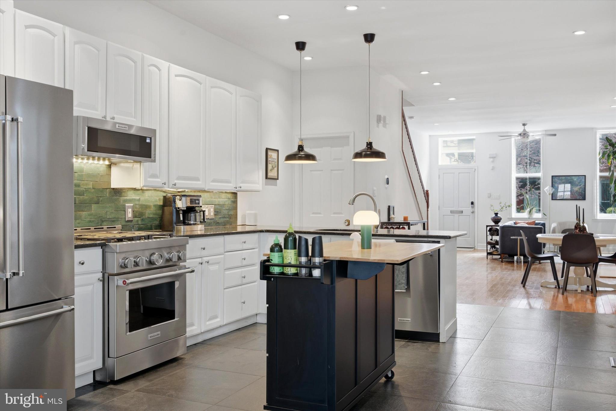 752 S 15TH STREET