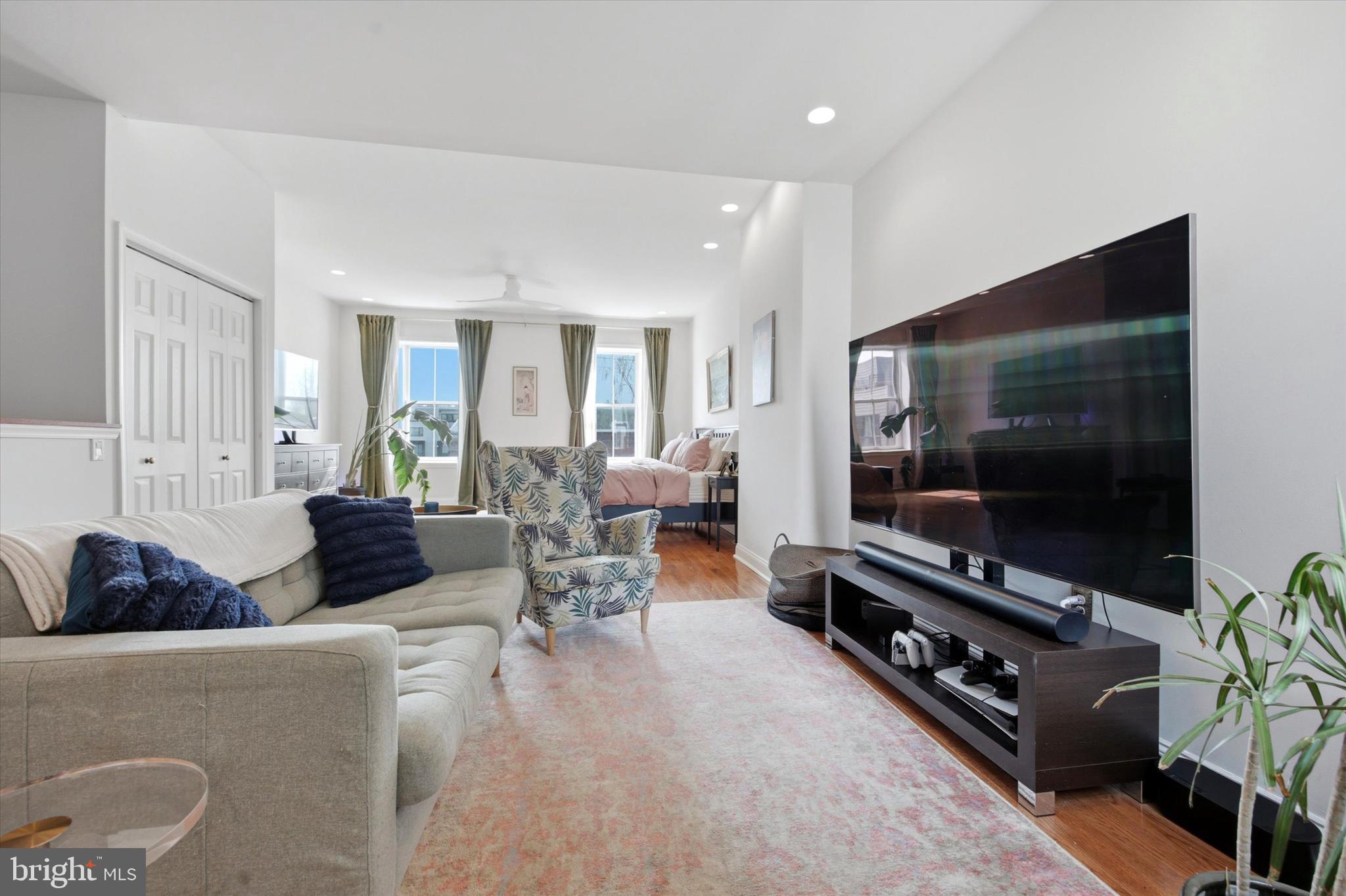 752 S 15TH STREET