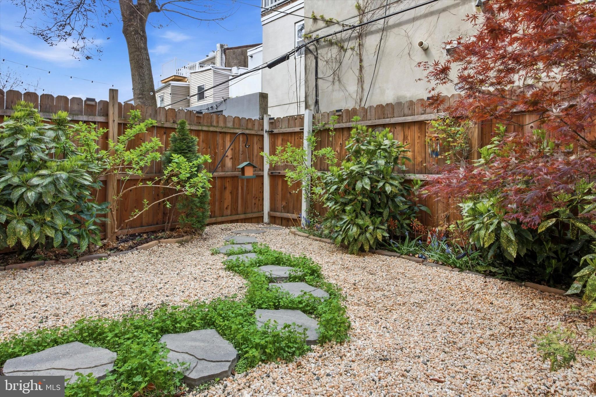 752 S 15TH STREET
